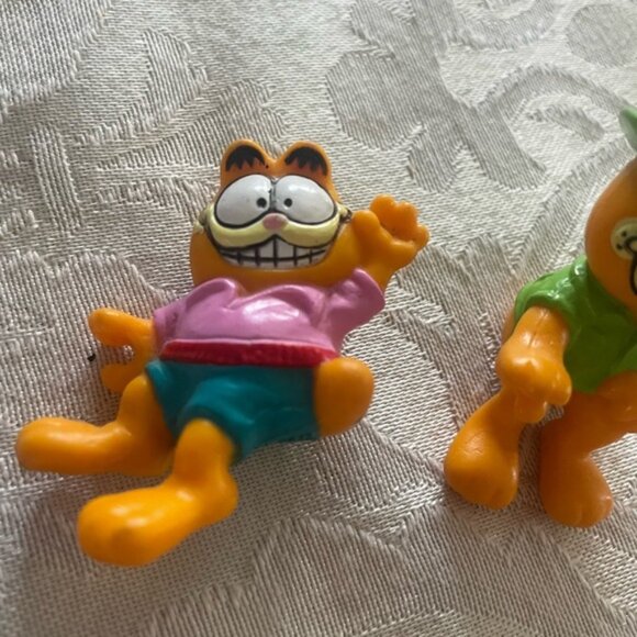 2 Garfield Figurines - Picture 2 of 7